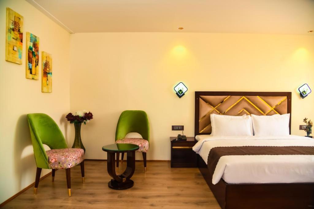Cloud Social Hotel Shillong Eksteriør billede